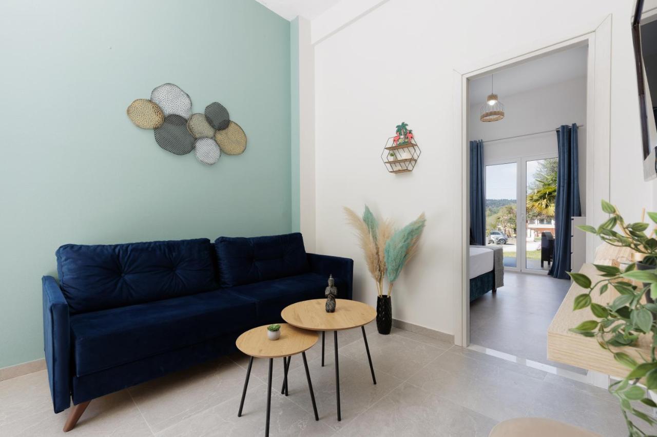 The Lake Apartments Kommeno  Ngoại thất bức ảnh