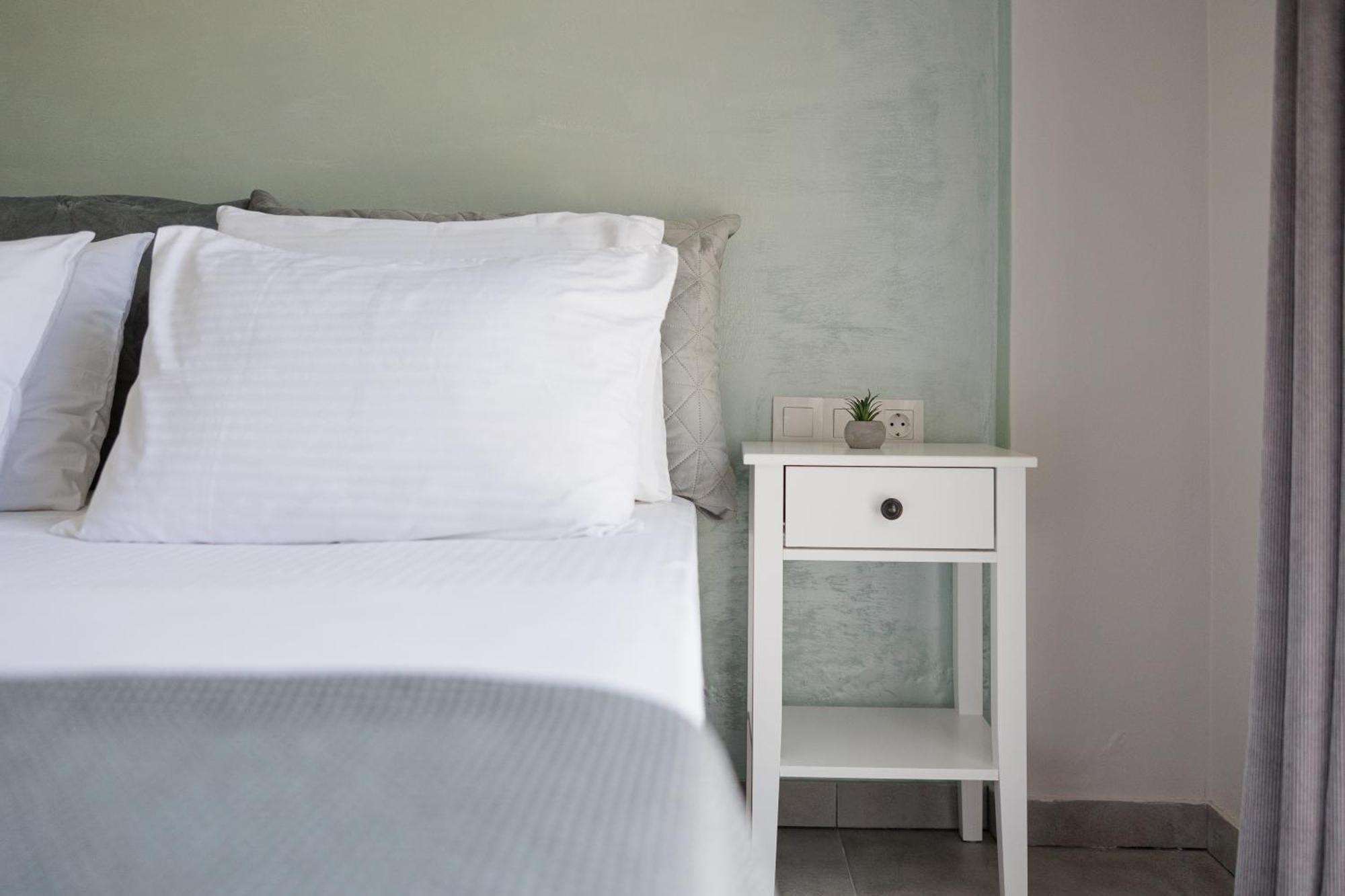 The Lake Apartments Kommeno  Ngoại thất bức ảnh